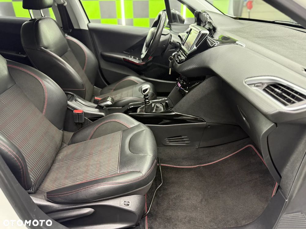 Peugeot 2008 PureTech 130 Stop&Start GT-Line Edition - 18