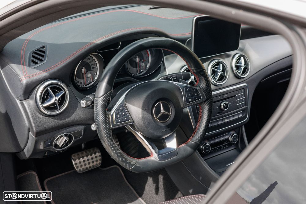 Mercedes-Benz CLA 220 d AMG Line Aut. - 18