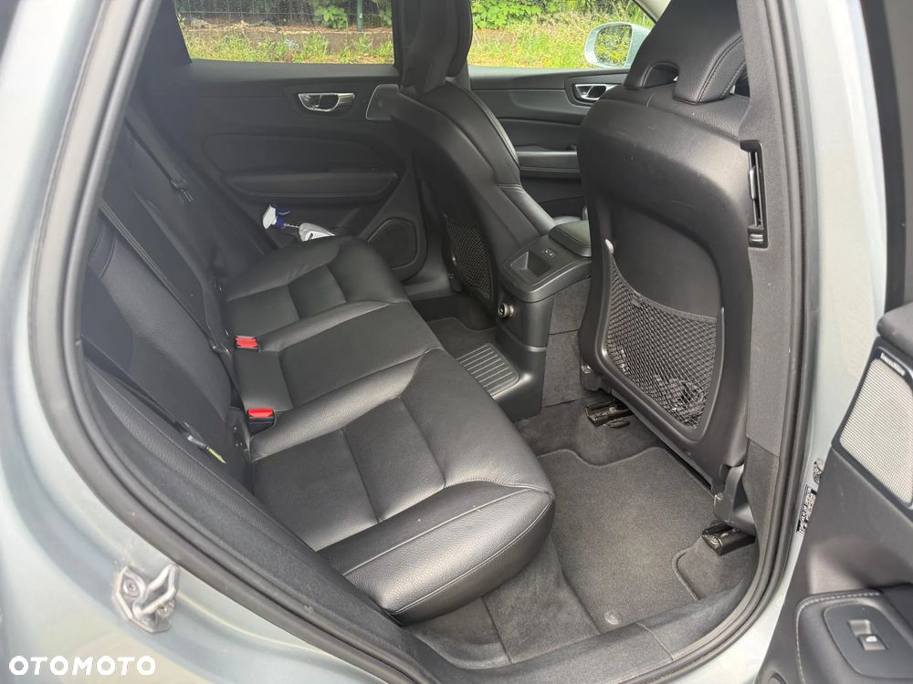 Volvo XC 60 T8 AWD Plug-In Hybrid Inscription - 8