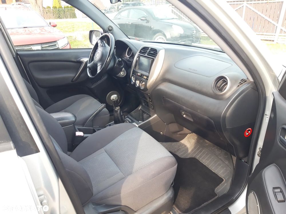 Toyota RAV4 4x4 Sol - 11