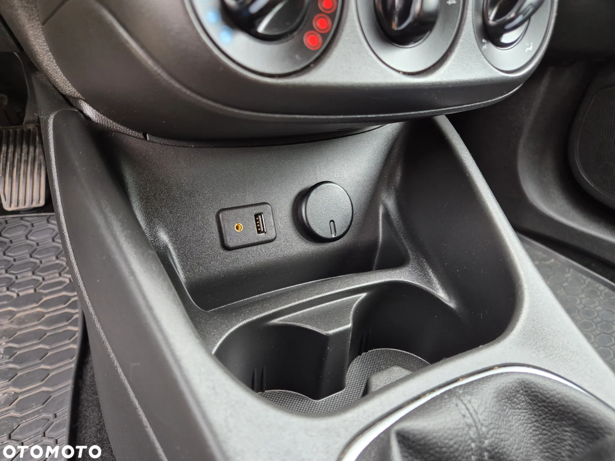 Opel Corsa 1.4 Cosmo - 12