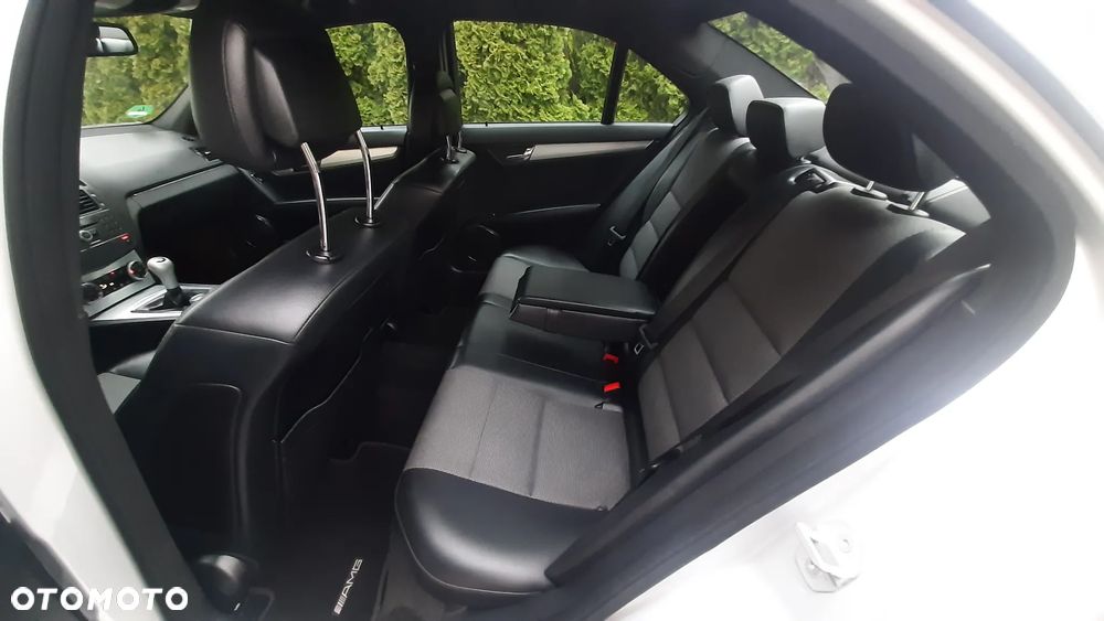 Mercedes-Benz Klasa C 200 Kompressor Avantgarde - 28