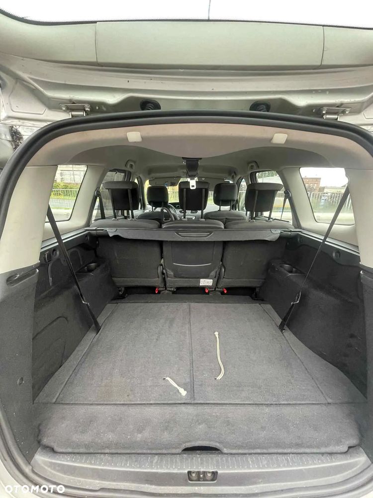 Renault Grand Scenic - 21