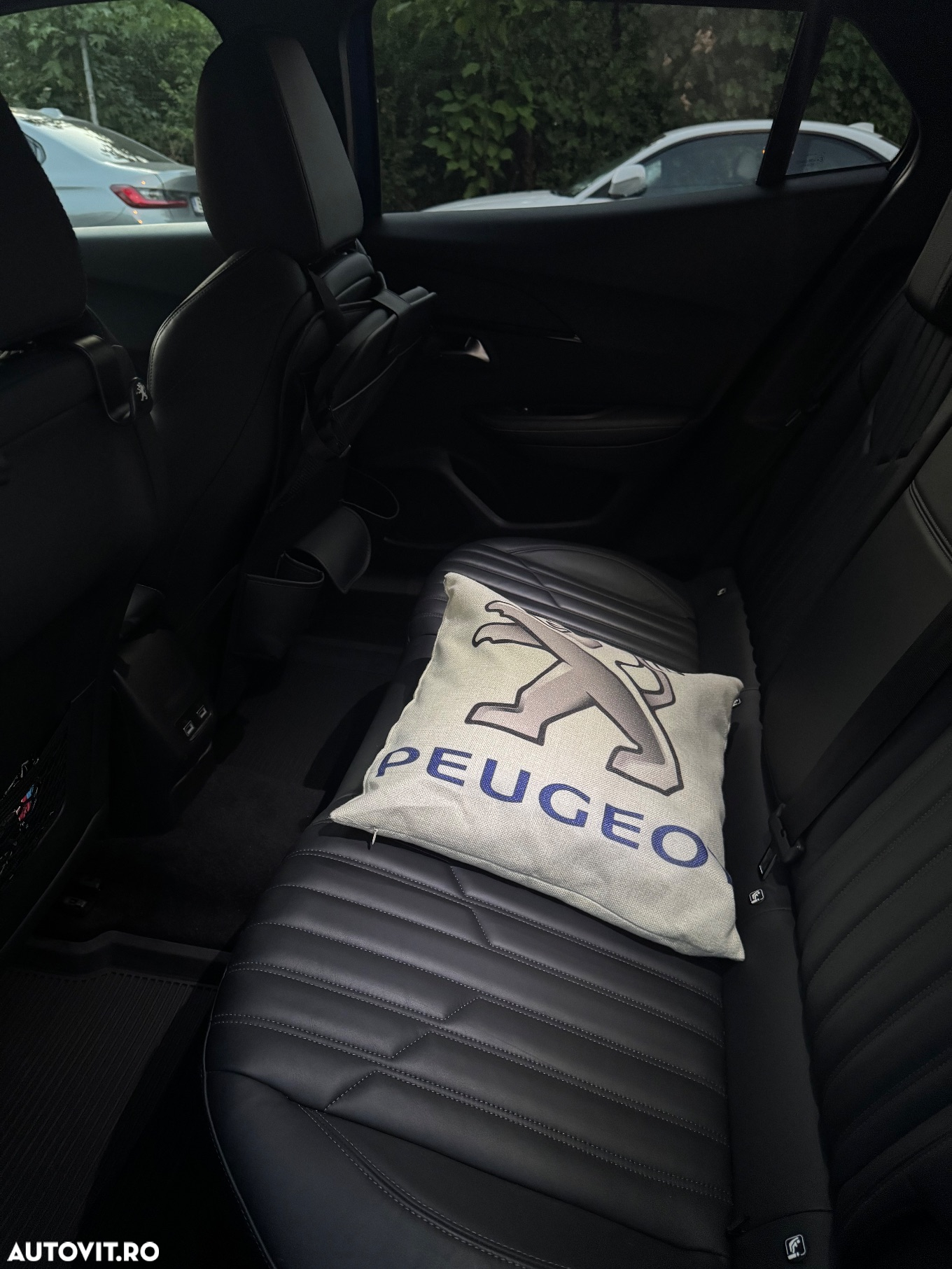 Peugeot 2008 1.2 PureTech EAT8 STT GT - 10