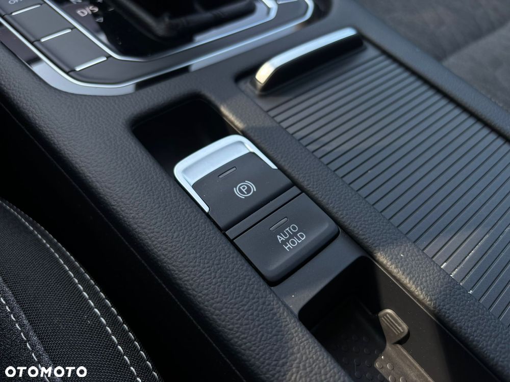 Volkswagen Passat - 19