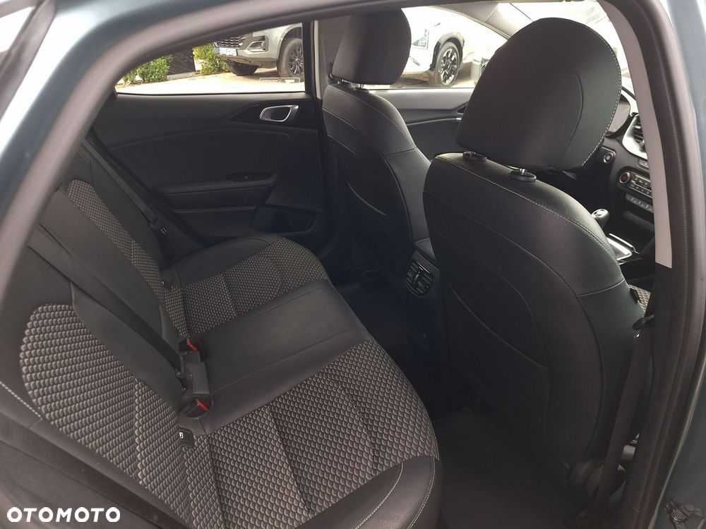 Kia XCeed 1.5 T-GDI Business Line - 26