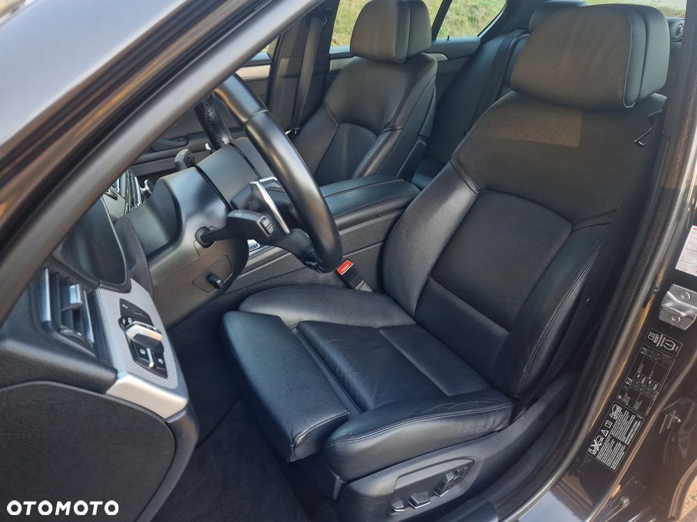 BMW Seria 5 520d xDrive - 9