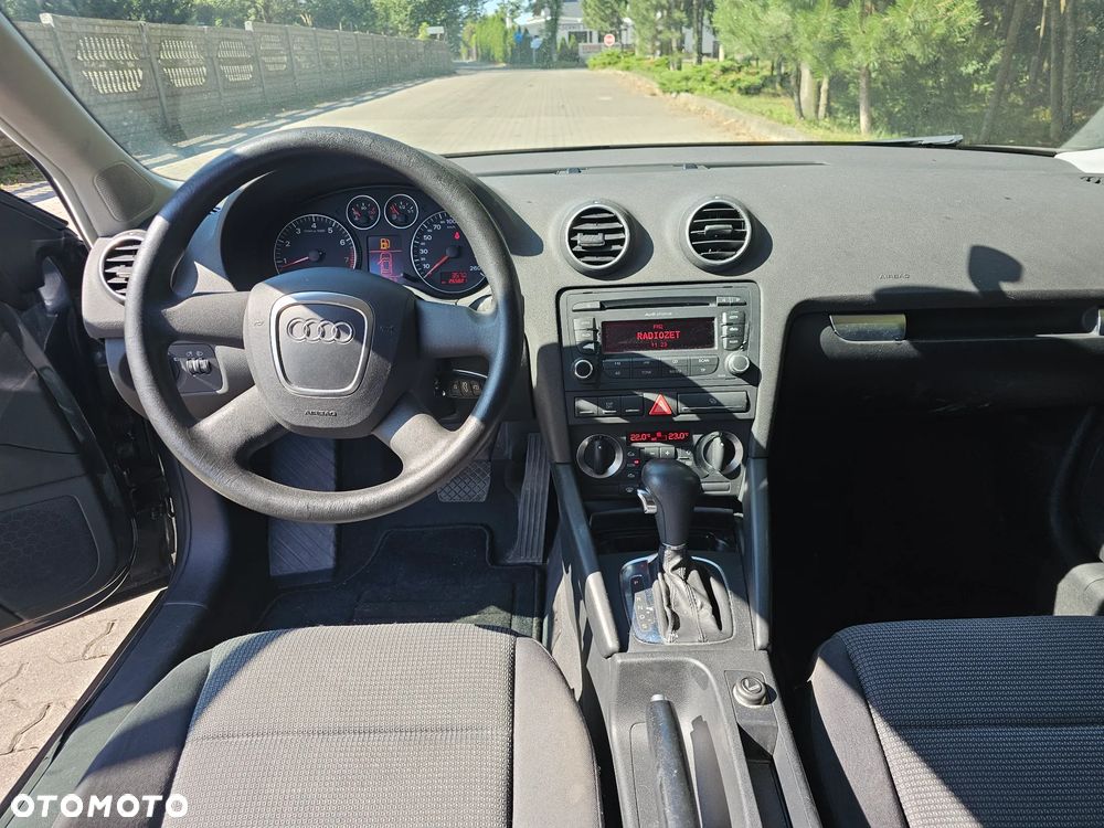 Audi A3 3-drzwiowe 1.6 tiptronic Attraction - 6