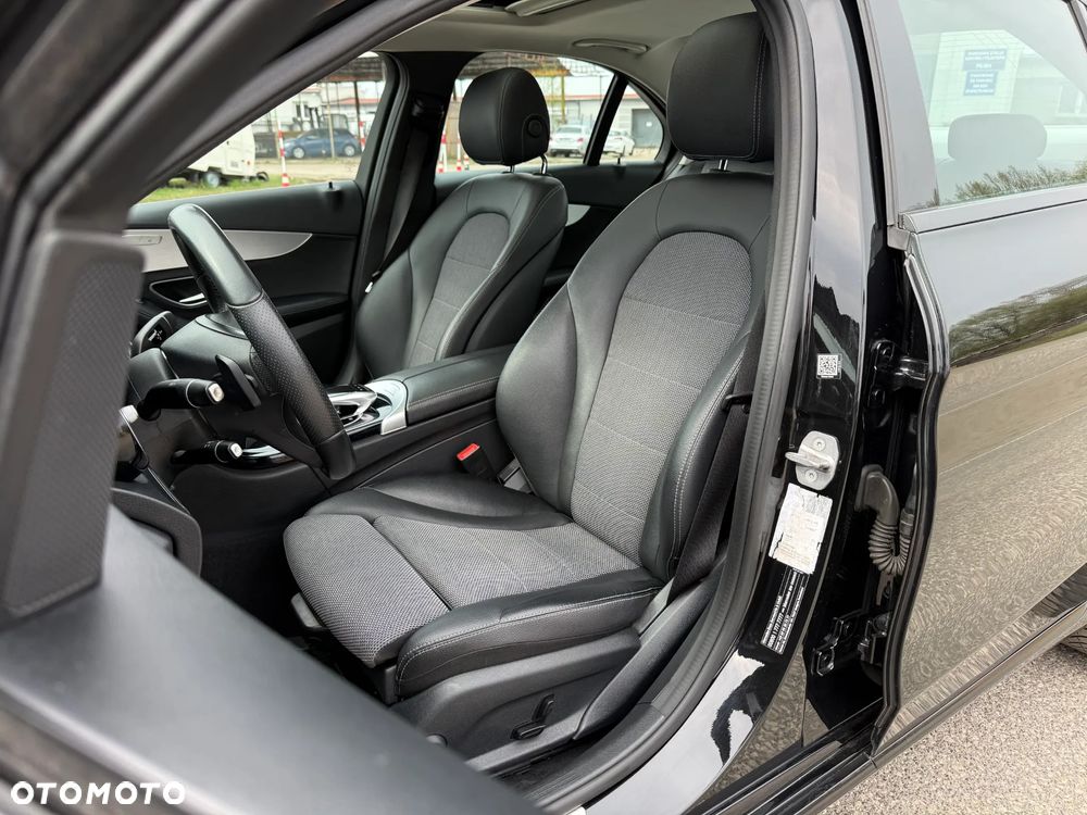 Mercedes-Benz Klasa C 180 7G-TRONIC Exclusive - 4