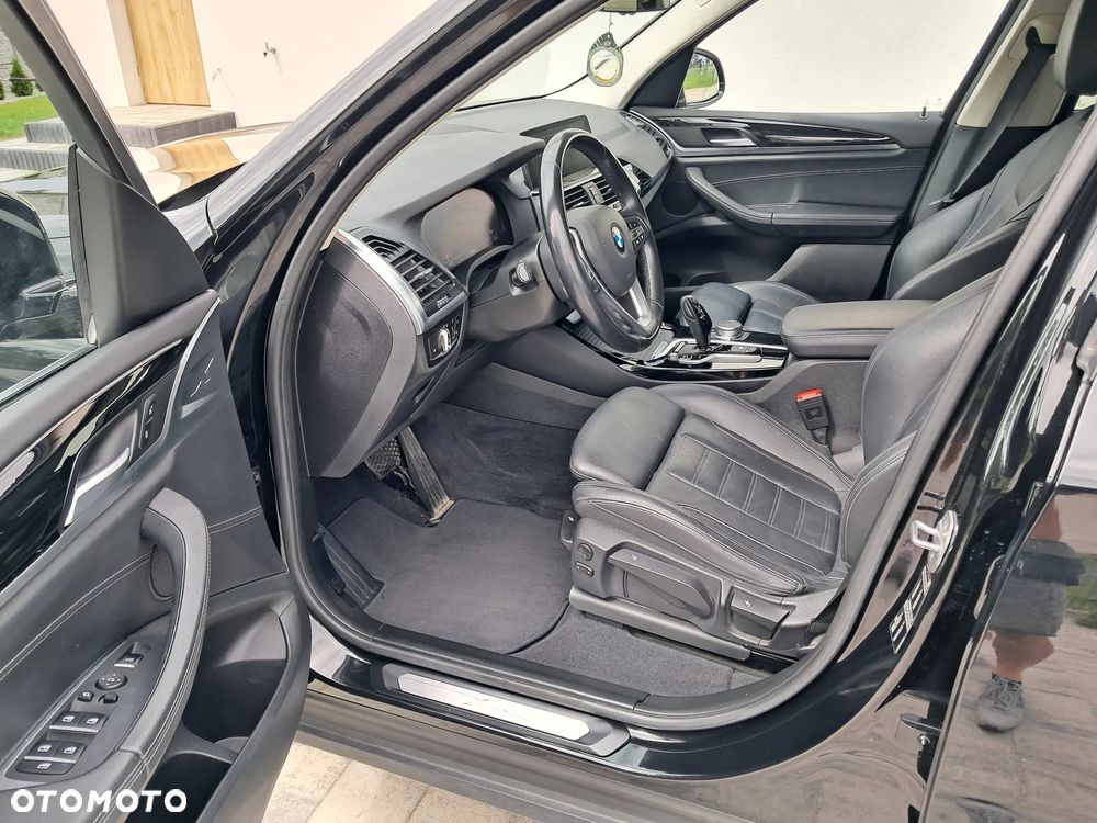 BMW X3 sDrive18d - 11