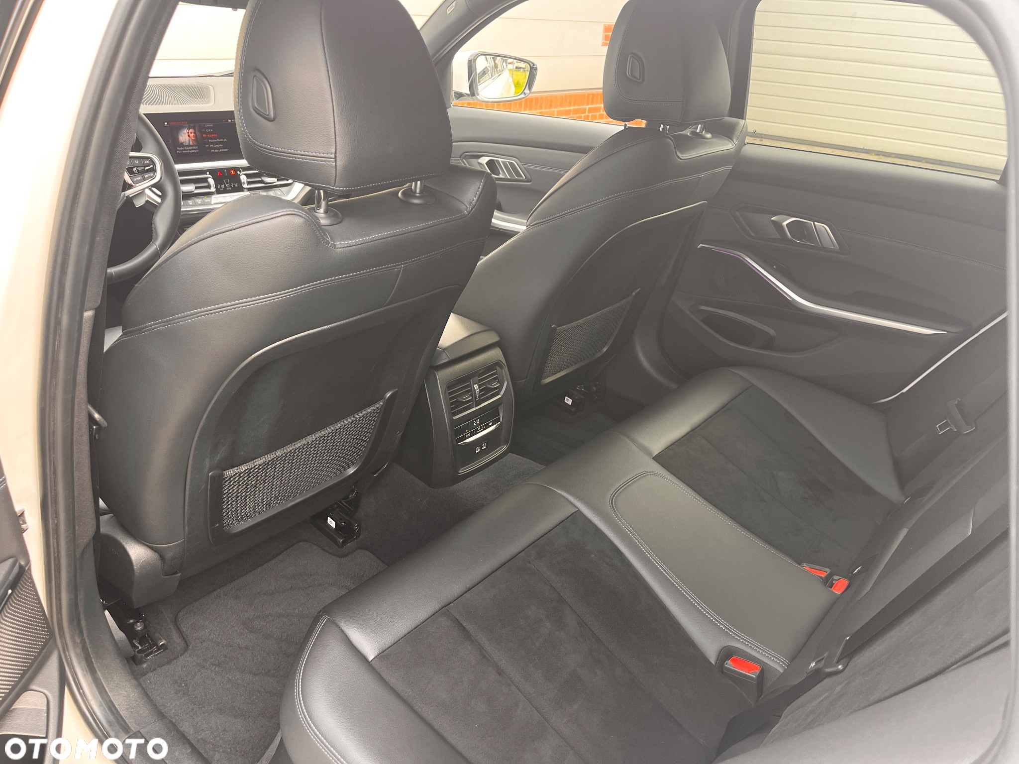 BMW Seria 3 320d Touring M Sport - 34