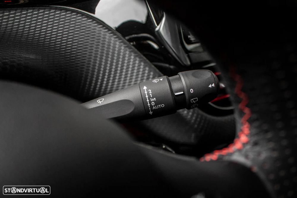 Peugeot 2008 1.2 PureTech GT Line EAT6 - 19