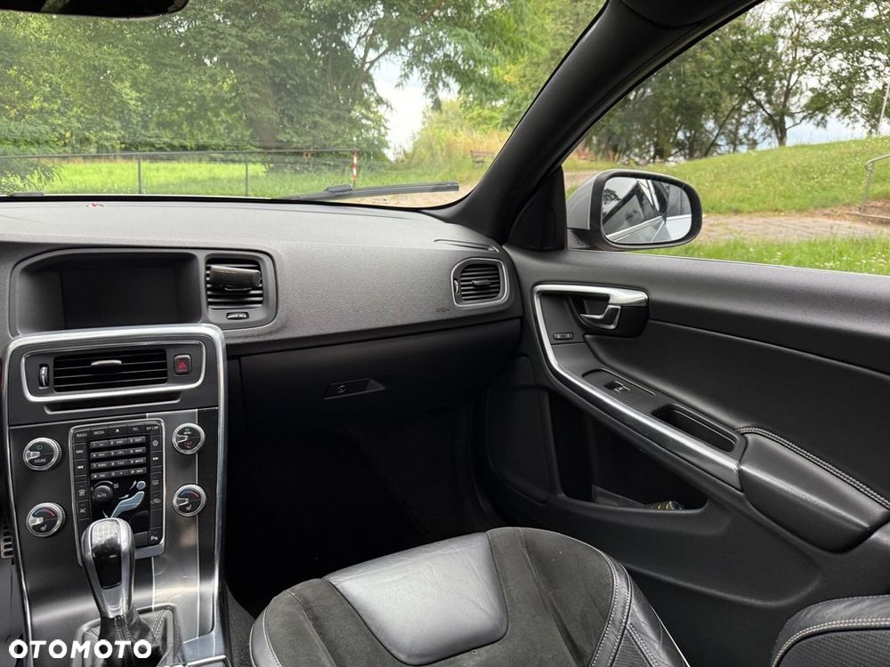 Volvo S60 D4 Drive-E R-Design Summum - 28