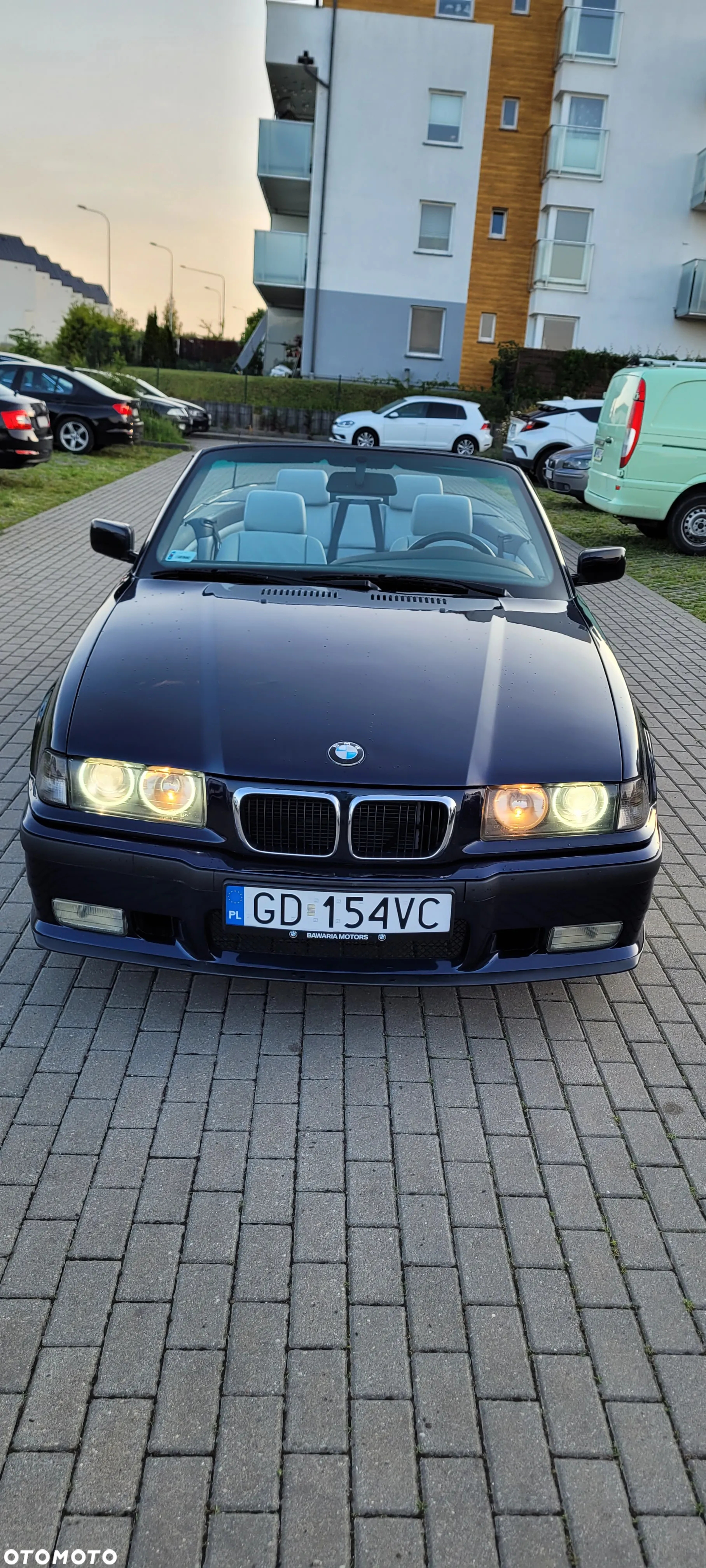 BMW Seria 3 318i Cabriolet - 17