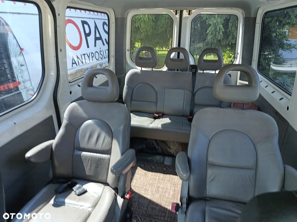 Mercedes-Benz Sprinter - 23
