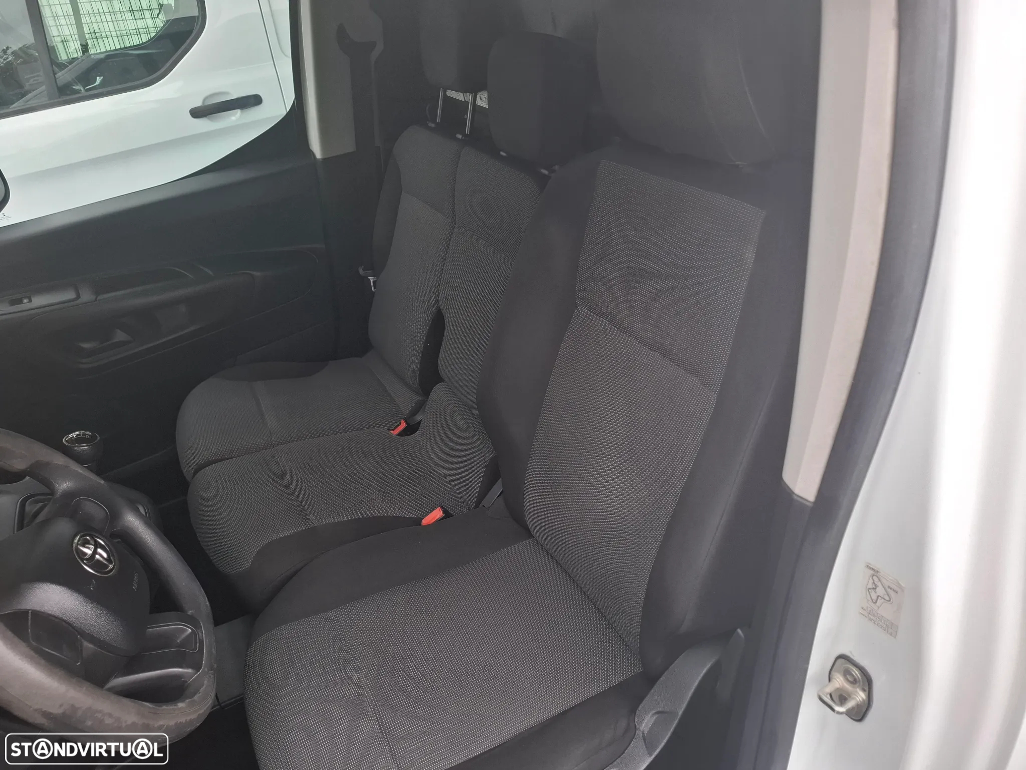 Toyota PROACE CITY 3LUGARES - 21