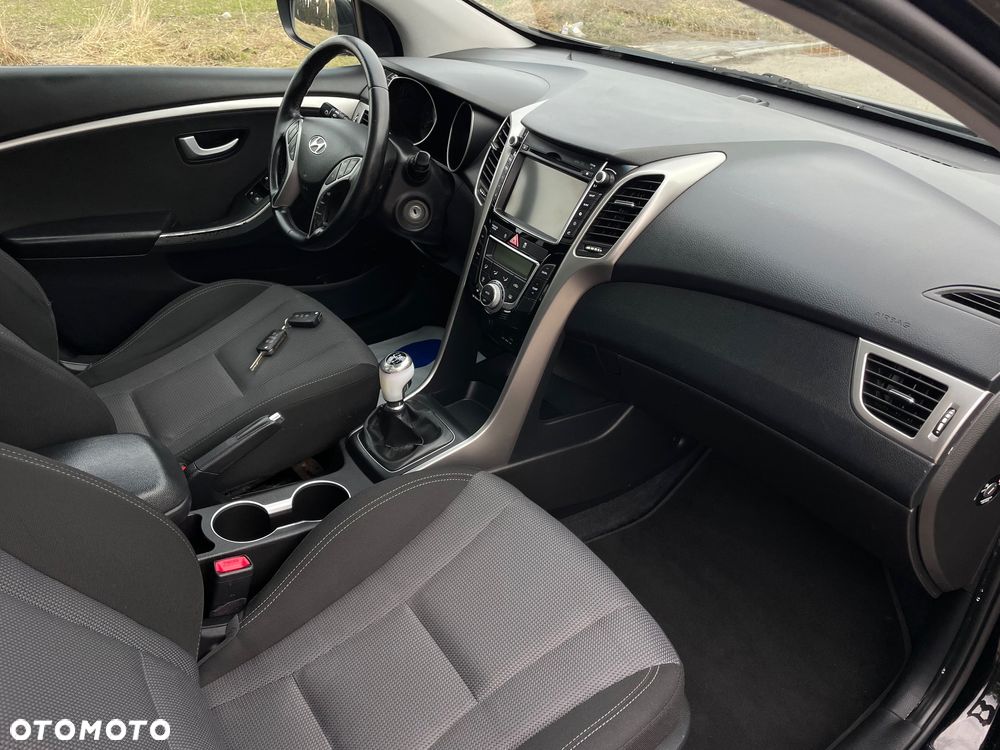 Hyundai i30 1.6 CRDi Premium - 17