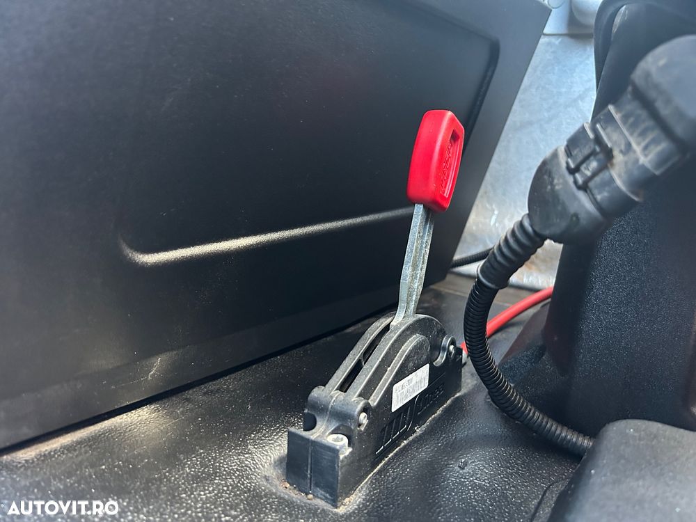 Iveco LIFT DE CONTAINER CU CARLIG 3.0 D - 4