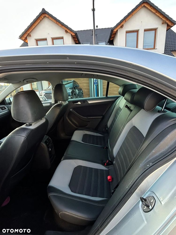 Volkswagen Jetta 1.4 TSI Highline - 11