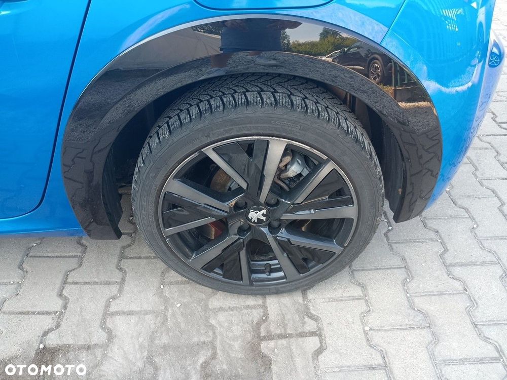 Peugeot 208 1.2 PureTech GT S&S EAT8 - 11