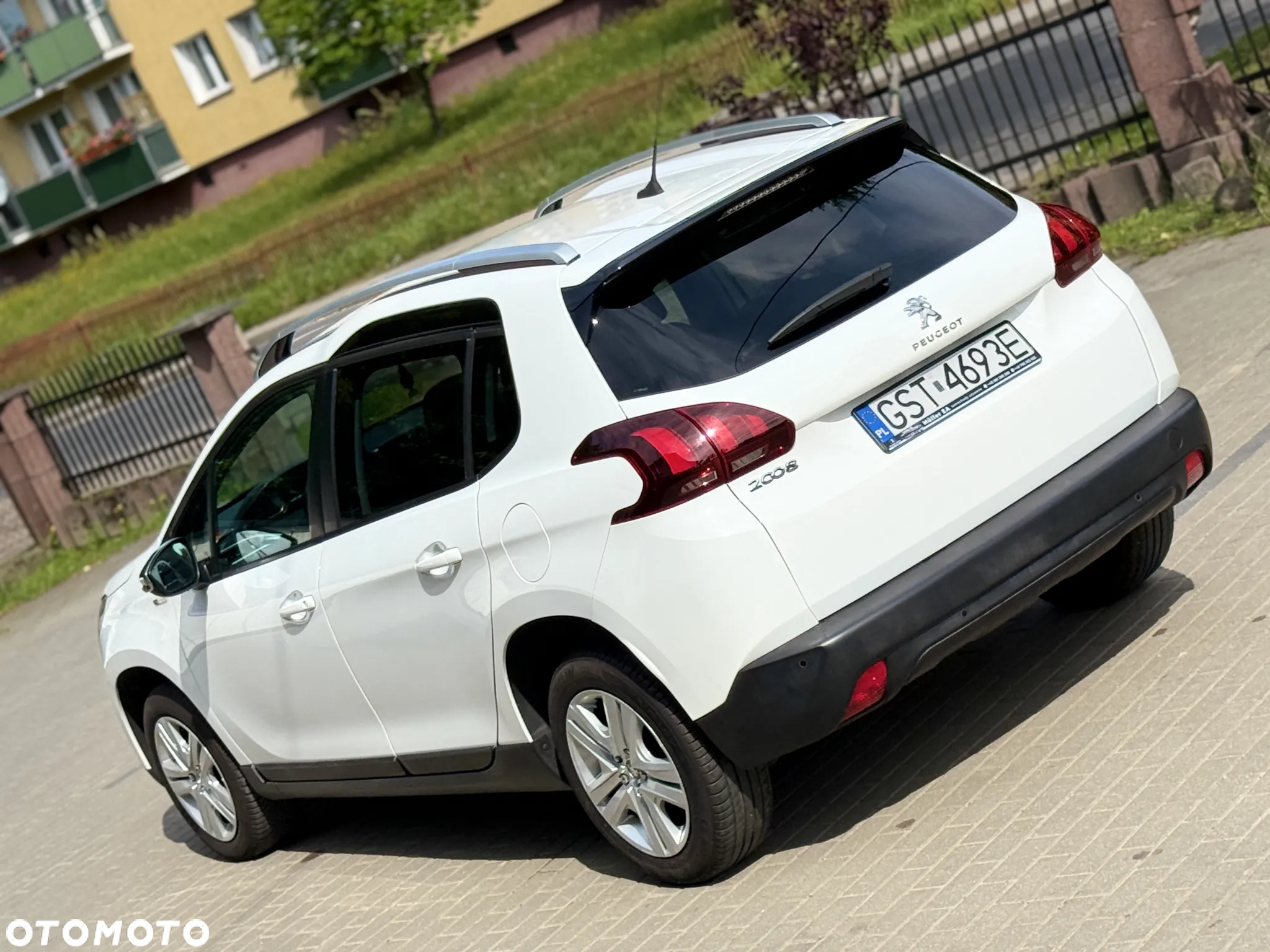 Peugeot 2008 1.6 BlueHDi Style - 22
