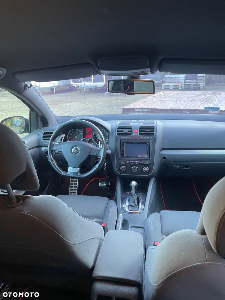 Volkswagen Golf - 24