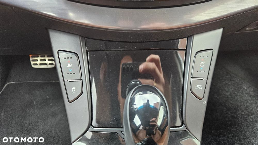 Hyundai i40 Kombi 2.0 Automatik Premium - 24