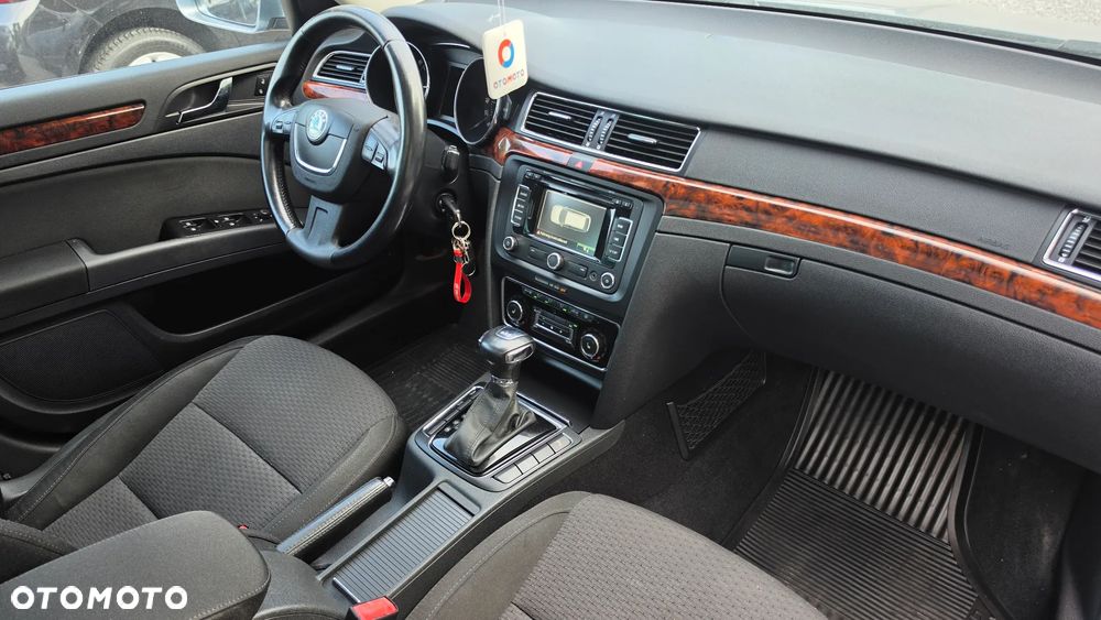 Skoda Superb 2.0 TDI DSG Elegance - 14