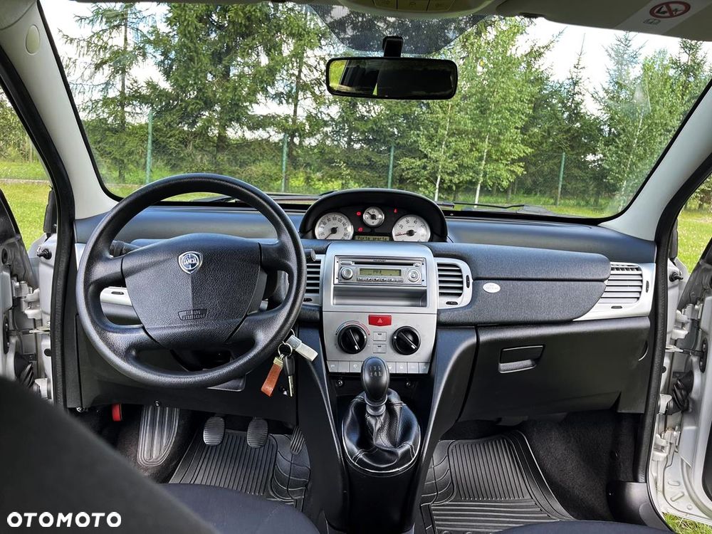 Lancia Ypsilon - 7