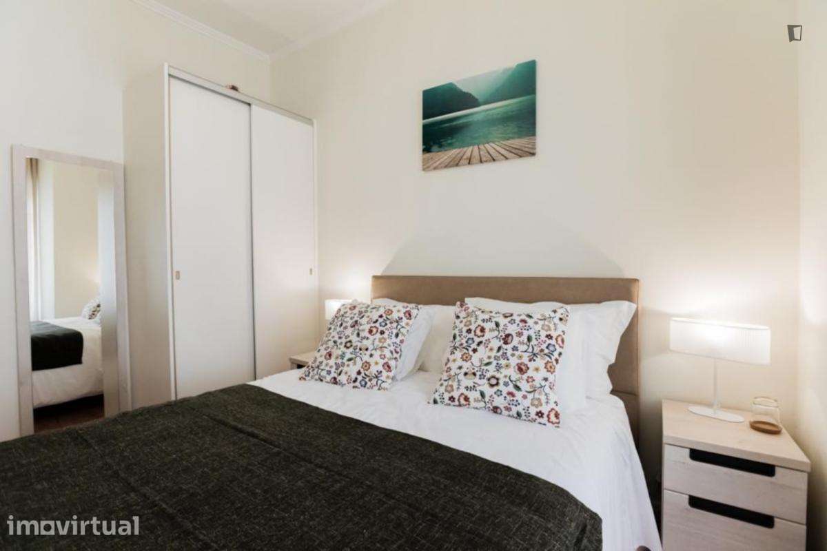 Quarto - localizado em Intendente Lisbon - Grande imagem: 4/20