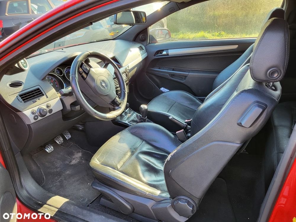 Opel Astra III GTC 2.0 T Sport - 8