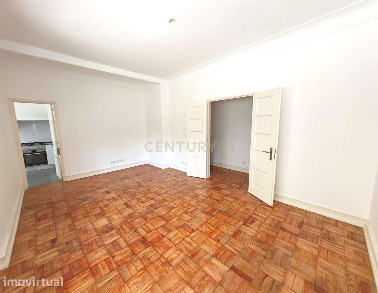 Imóvel T2 com excelente área (originalmente era um T3), remodelado rec - Grande imagem: 4/16