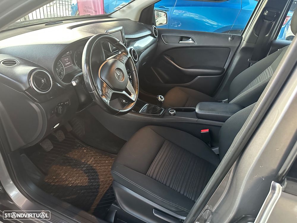 Mercedes-Benz B 180 CDI BlueEFFICIENCY 114g - 13