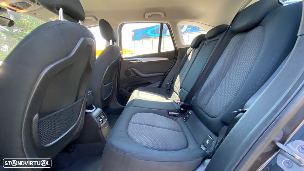 BMW X1 25 e xDrive Corporate Edition - 26