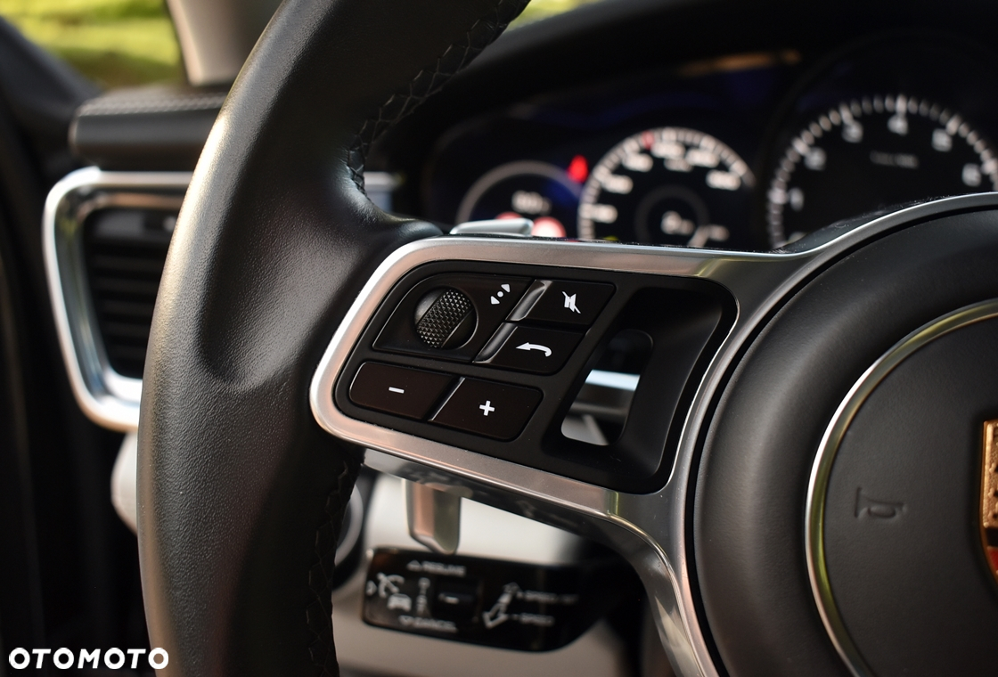 Porsche Panamera - 34