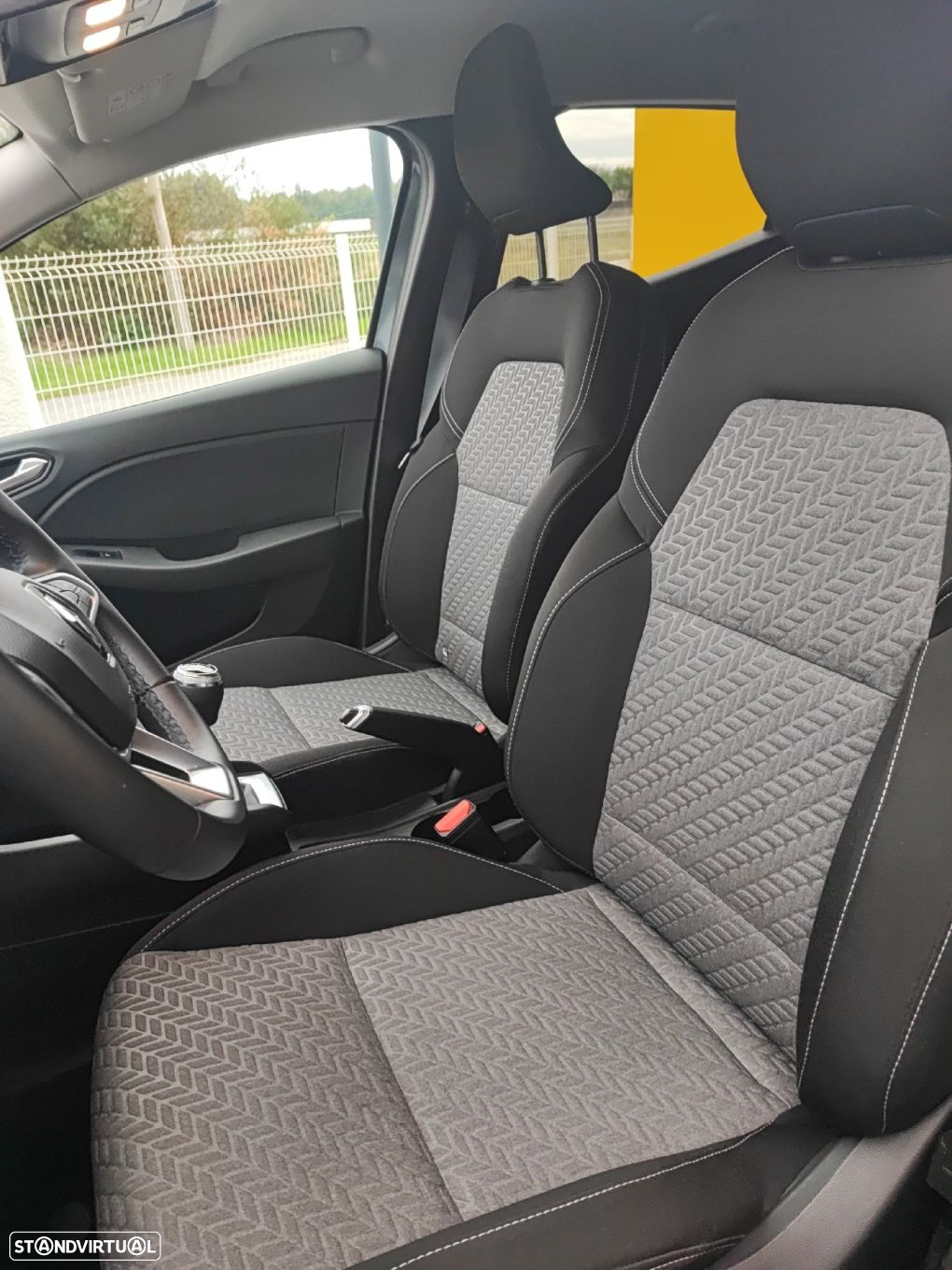 Renault Clio 1.0 TCe Intens - 29