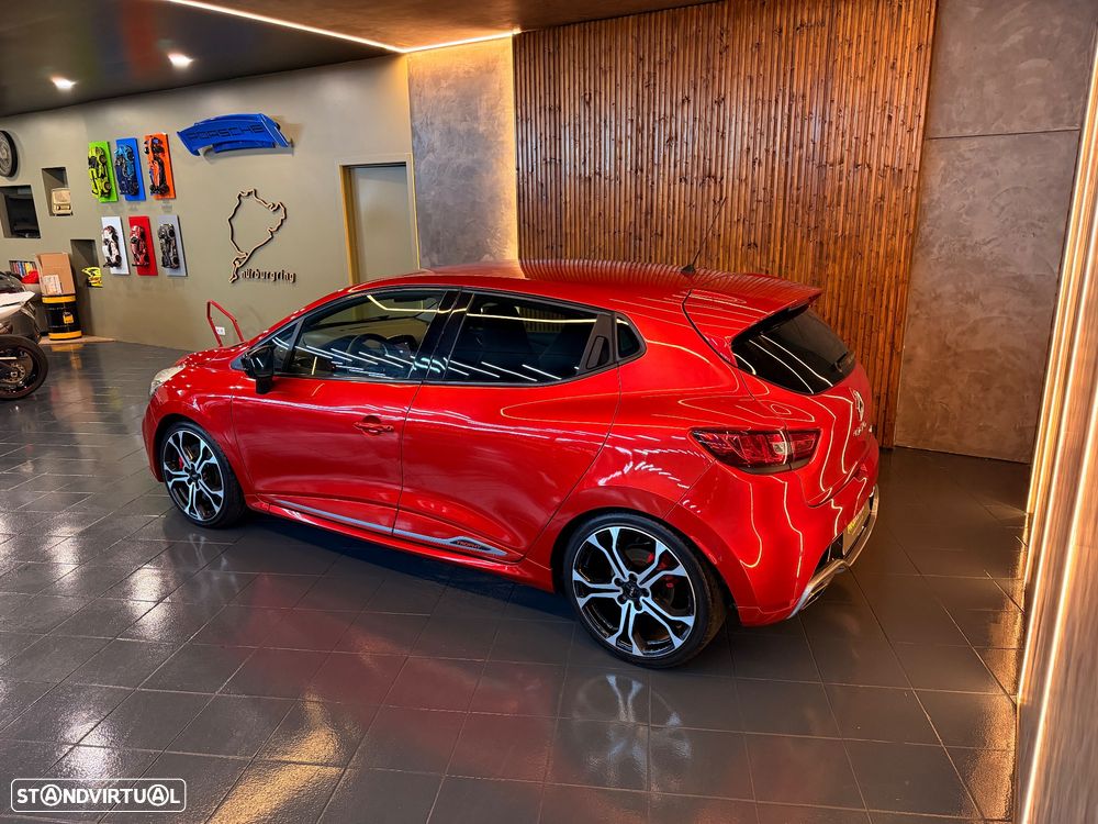 Renault Clio TCe 220 EDC R.S. Trophy - 11