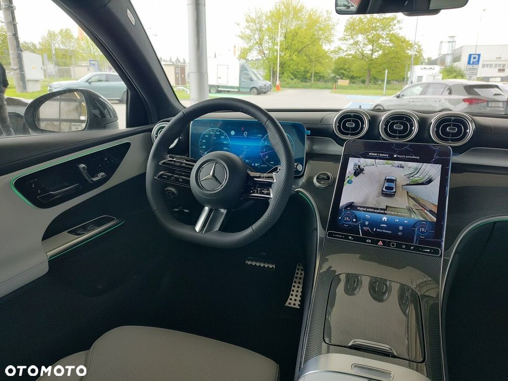 Mercedes-Benz GLC - 12