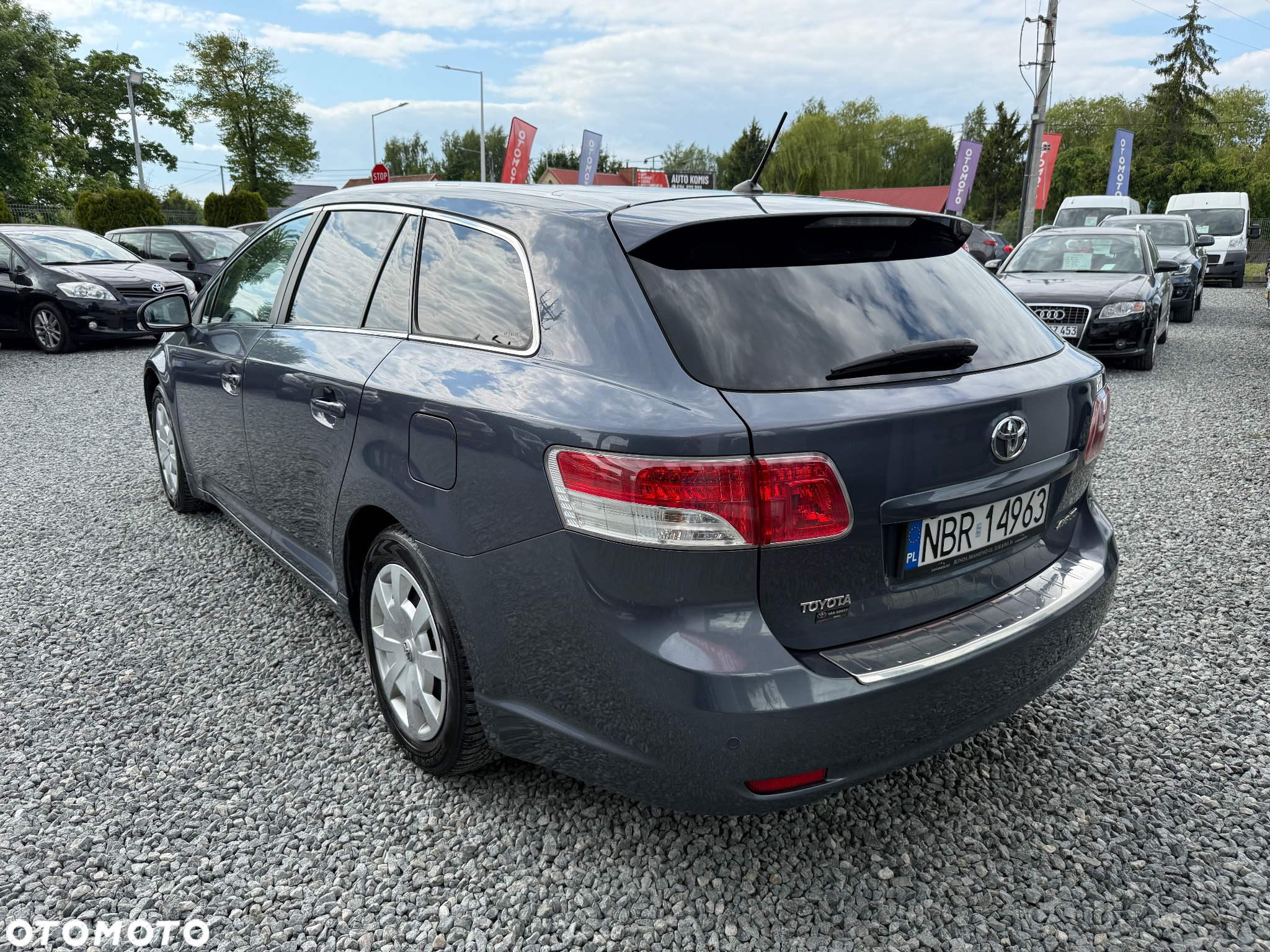 Toyota Avensis 1.8 Sol NAVI - 24