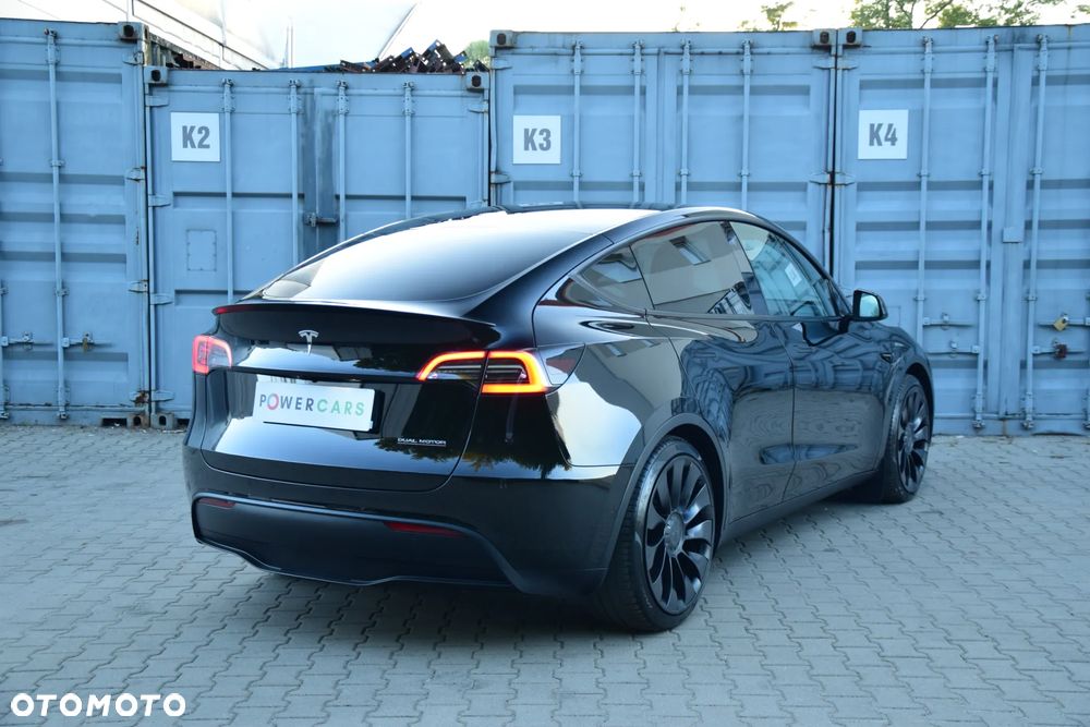 Tesla Model Y - 19