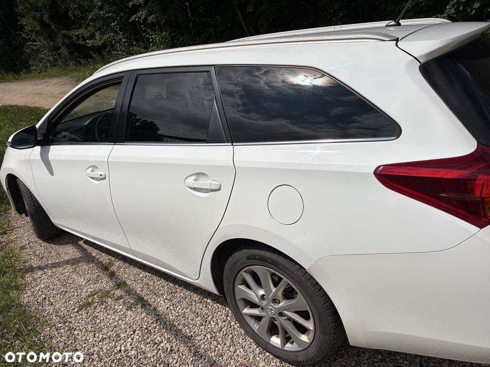 Toyota Auris 2.0 D-4D Dynamic - 4