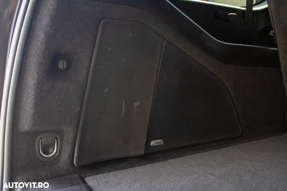 Cadillac Escalade - 19