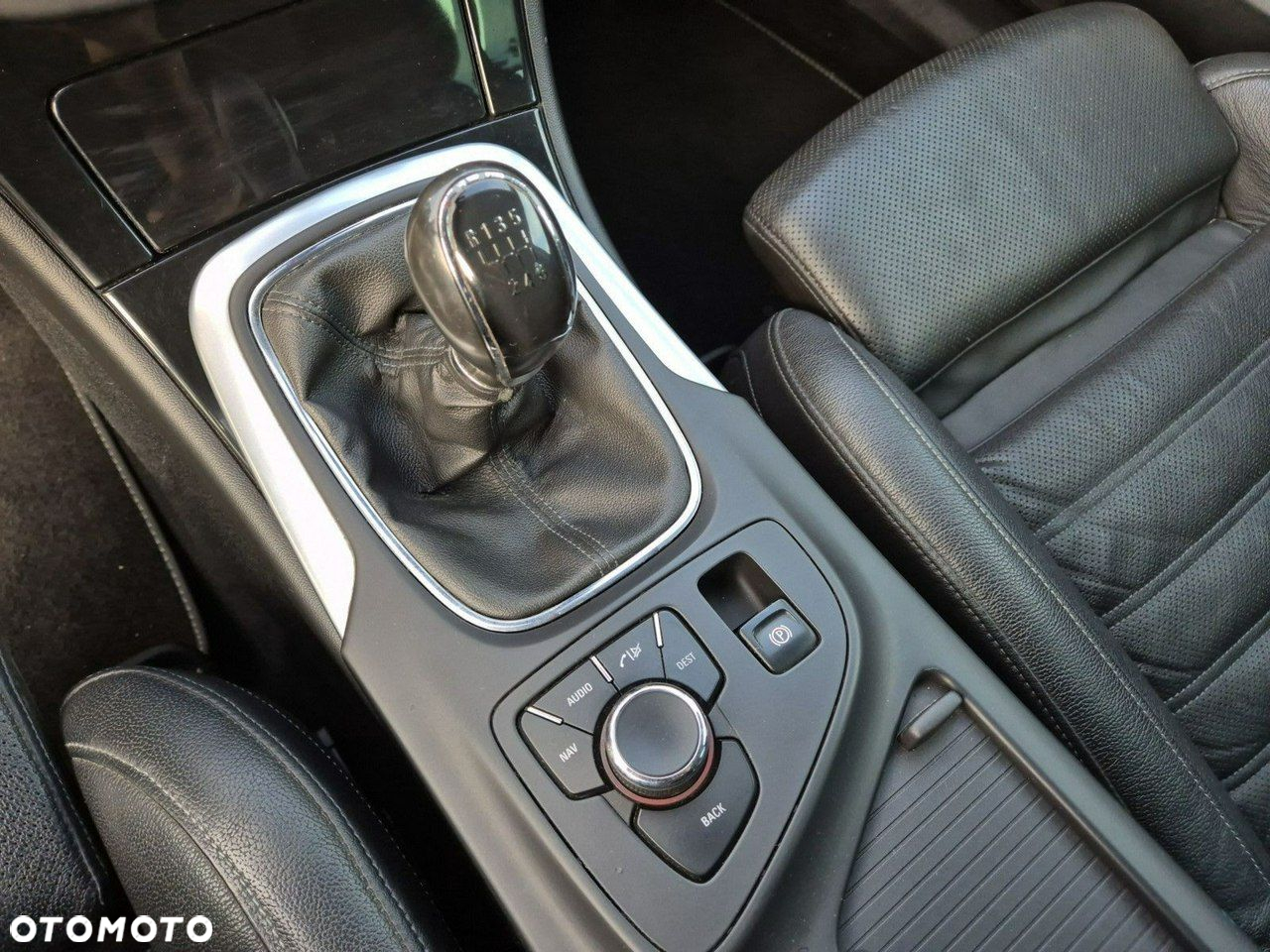 Opel Insignia - 20