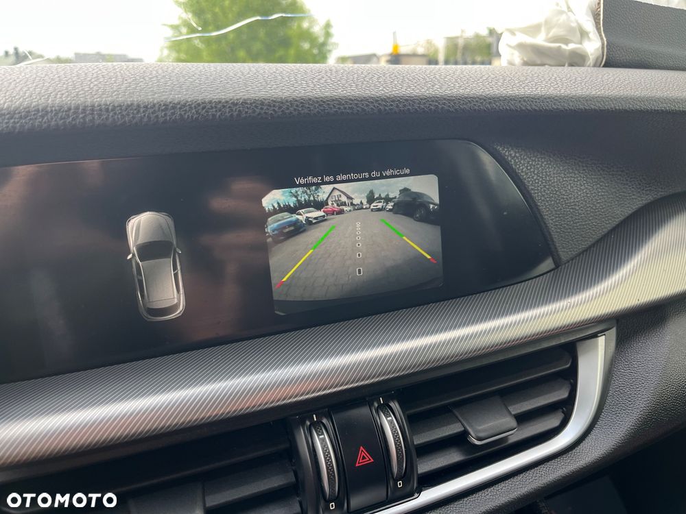 Alfa Romeo Stelvio - 11