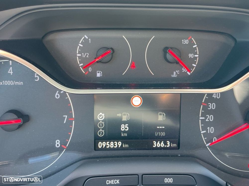 Opel Crossland X 1.2 T Innovation - 3