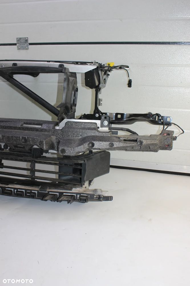 PAS PRZEDNI WZMOCNIENIE CZOŁOWE BMW G30 - 2