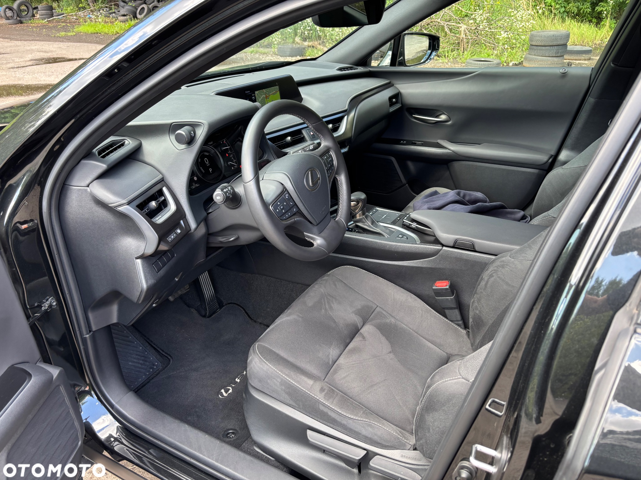 Lexus UX 250h Business Edition - 9