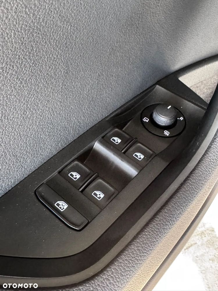 Skoda Superb 2.0 TSI Ambition DSG - 33