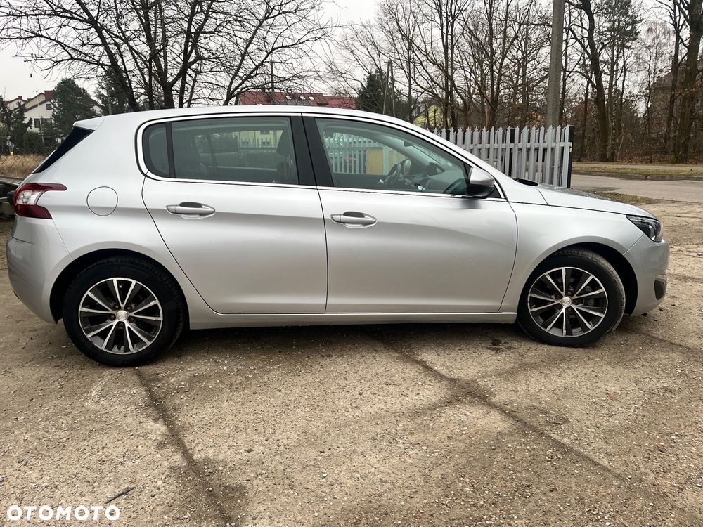 Peugeot 308 1.2 PureTech Allure S&S - 6