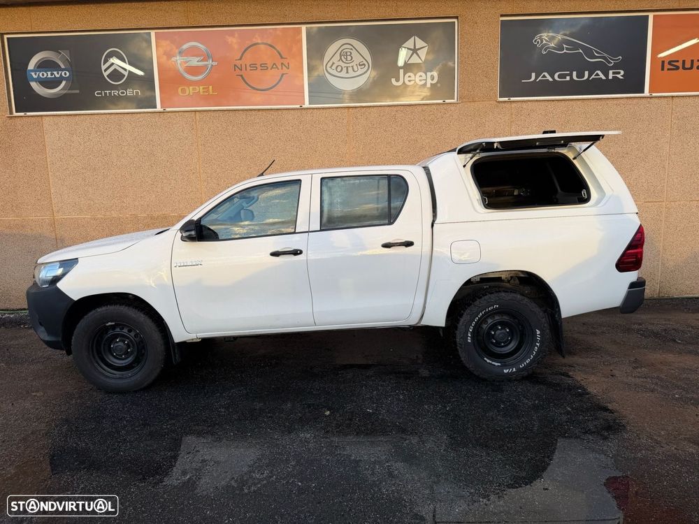 Toyota Hilux 2.4 D-4D 4WD CD Premium Edition - 3